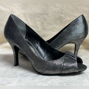 Apt 9 Peep toe pumps